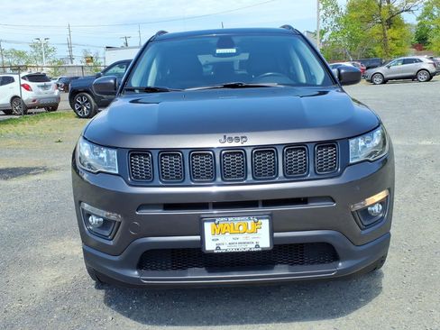 Used 2018 Jeep Compass Latitude w/ Popular Equipment Group AWD/4WD image 2