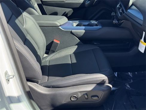 New 2026 Chevrolet Equinox EV LT image 7