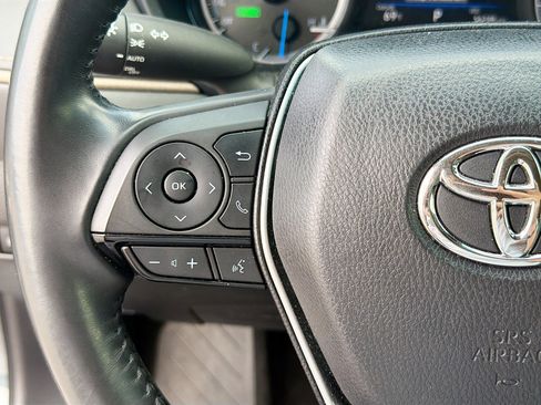 Used 2022 Toyota Venza XLE image 36