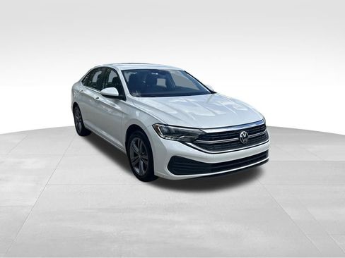 Used 2023 Volkswagen Jetta SE image 7