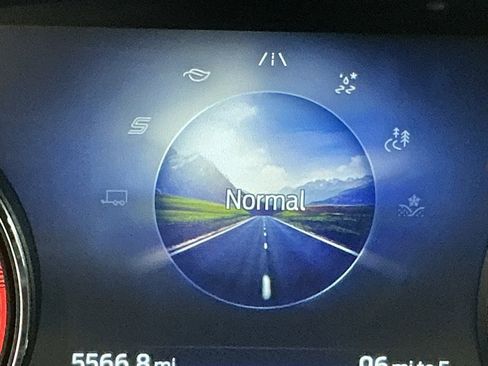 Used 2023 Ford Explorer ST-Line image 11