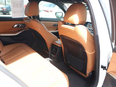 Used 2021 BMW 330i 330i Sedan 4D w/ Premium Package image 34