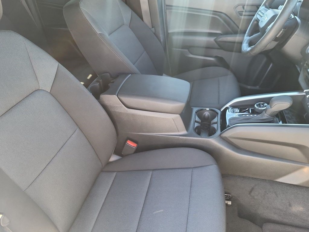 Used 2026 Chevrolet Colorado Trail Boss w/ LPO, Tailgate Decal Package AWD/4WD image 34