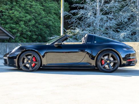 Certified 2021 Porsche 911 AWD/4WD image 2