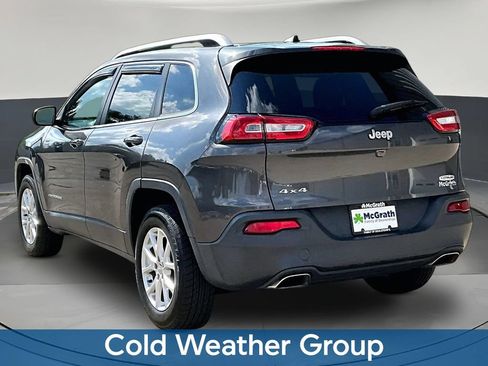 Used 2017 Jeep Cherokee Latitude w/ Cold Weather Group AWD/4WD image 5