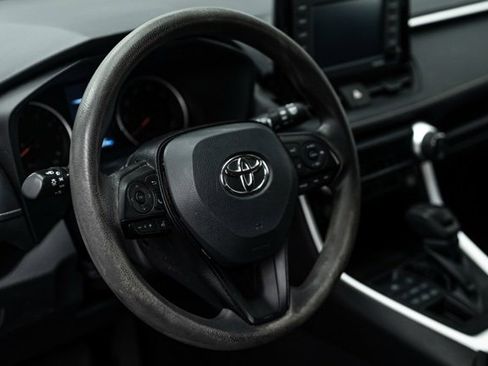 Used 2021 Toyota RAV4 XLE image 11