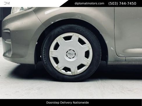 Used 2012 Scion xB FWD image 36