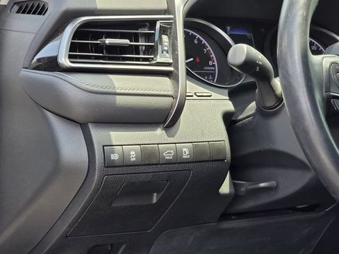 Used 2023 Toyota Camry SE FWD image 17