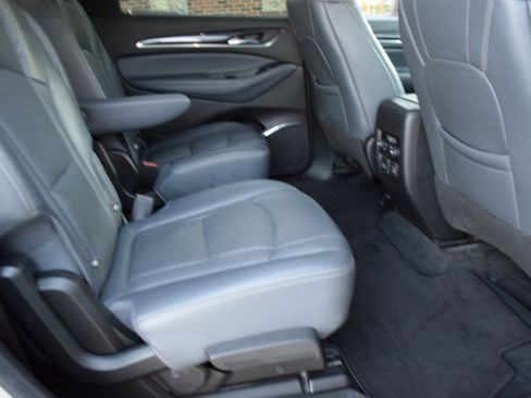 Used 2022 Buick Enclave Premium image 33