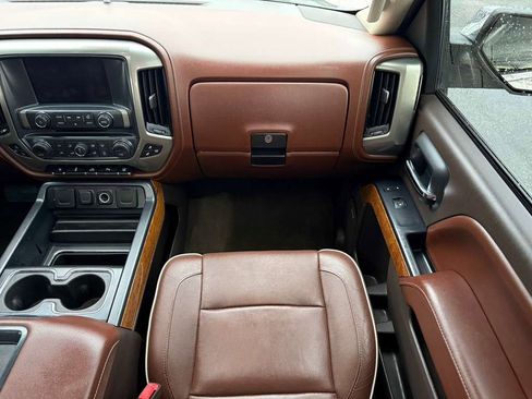 Used 2015 Chevrolet Silverado 1500 High Country w/ High Country Premium Package image 20