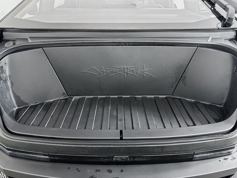 Used 2025 Tesla Cybertruck AWD Crew Cab image 30