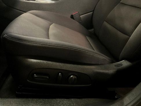 Used 2023 Chevrolet Malibu LT image 29