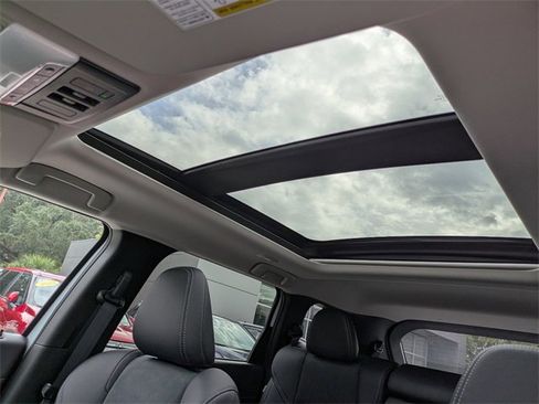 New 2025 Mitsubishi Outlander SE image 23