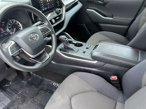 Used 2023 Toyota Highlander L image 7