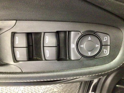 Used 2022 Buick Encore GX Preferred w/ Cold Weather Comfort Package image 17