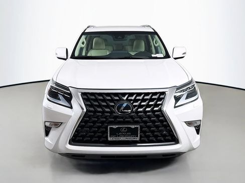 Certified 2022 Lexus GX 460 Luxury w/ Off Road Package AWD/4WD image 2