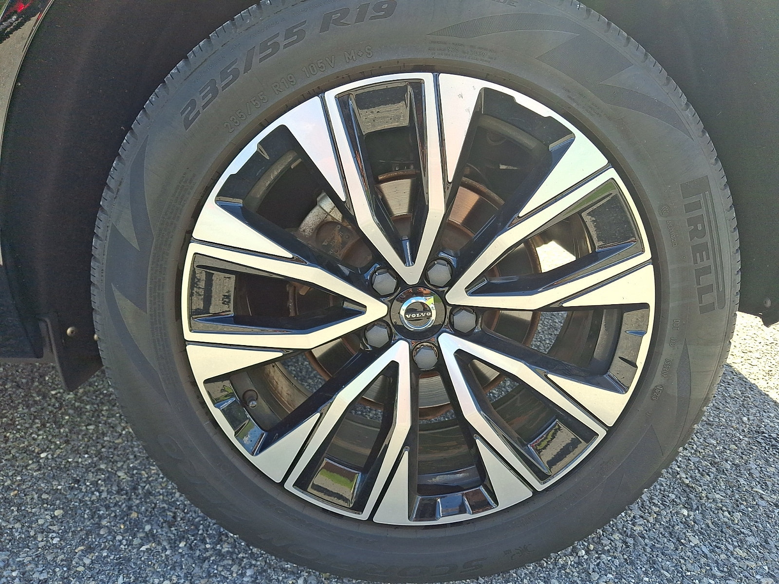 Certified 2024 Volvo XC60 B5 Plus w/ Protection Package Premier AWD/4WD image 8