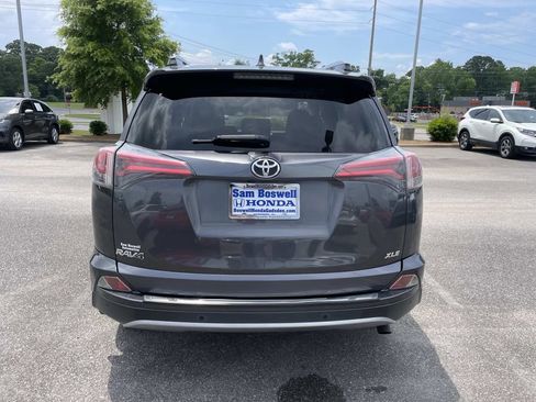 Used 2017 Toyota RAV4 XLE FWD image 5