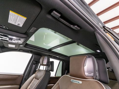 Used 2026 GMC Yukon Denali Ultimate w/ LPO, Floor Liner Package AWD/4WD image 18