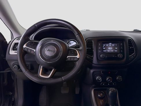 Used 2018 Jeep Compass Latitude w/ Cold Weather Group image 23