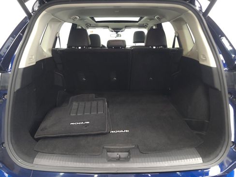 Used 2024 Nissan Rogue SV w/ SV Premium Package FWD image 10