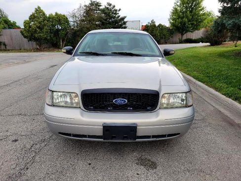 Used 2011 Ford Crown Victoria Police Interceptor w/ Comfort & Convenience Group image 18