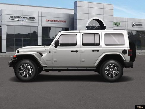 New 2025 Jeep Wrangler Unlimited Sahara w/ Technology Group AWD/4WD image 3