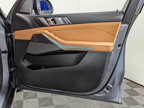 Used 2025 BMW X5 xDrive50e w/ Premium Package image 29