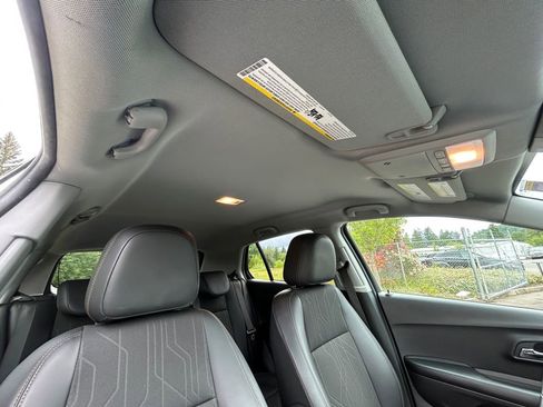 Used 2022 Chevrolet Trax LT w/ Driver Confidence Package image 27