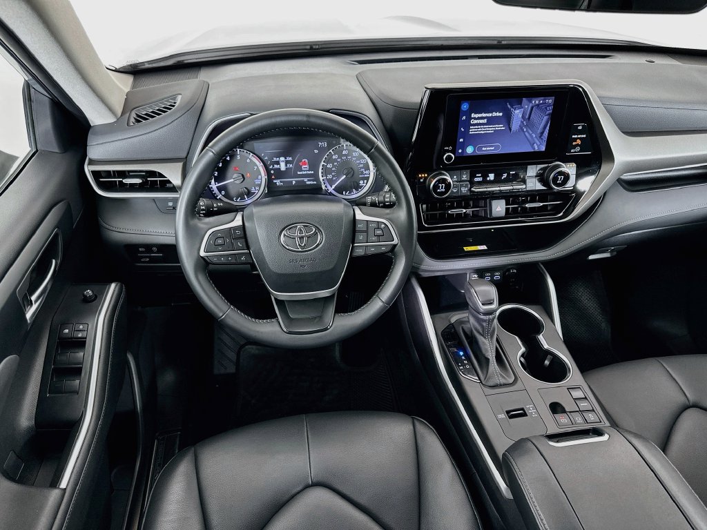 Used 2023 Toyota Highlander XLE FWD image 22