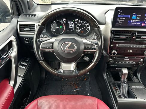 Used 2023 Lexus GX 460 Premium w/ Premium Package image 16