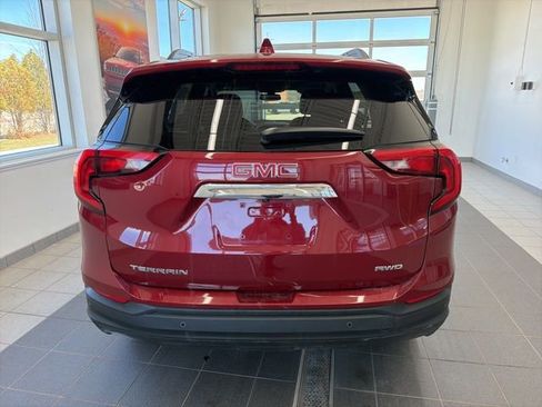 Used 2019 GMC Terrain SLE w/ Driver Convenience Package AWD/4WD image 4