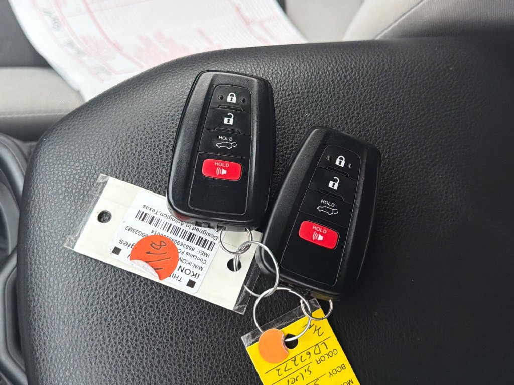 Used 2020 Toyota RAV4 XLE w/ Convenience Package AWD/4WD image 26