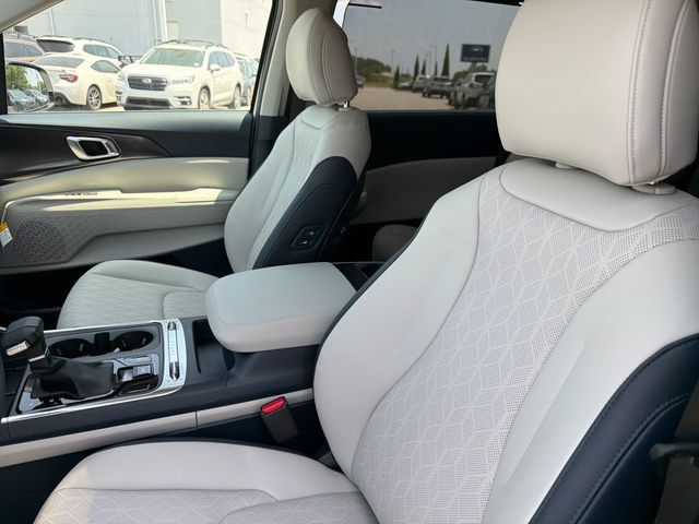 New 2027 Kia Carnival SX w/ Dark Edition Package FWD image 18