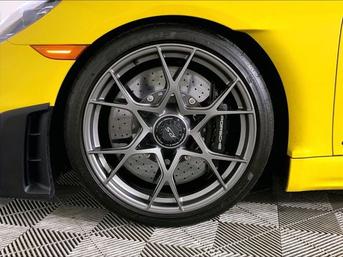 Certified 2024 Porsche 718 Cayman GT4 RS RWD image 26