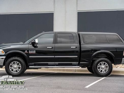 Used 2018 RAM 2500 Laramie AWD/4WD image 3