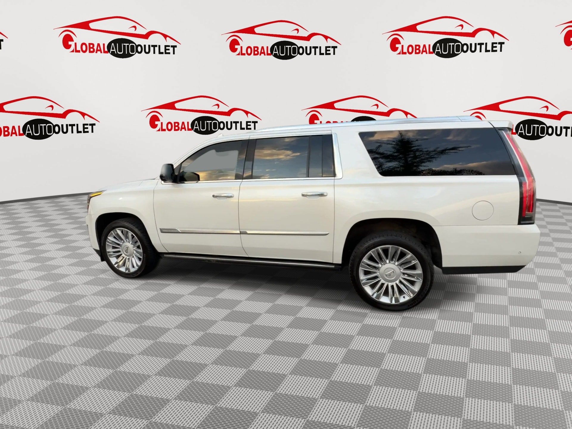 Used 2018 Cadillac Escalade ESV Platinum AWD/4WD image 6