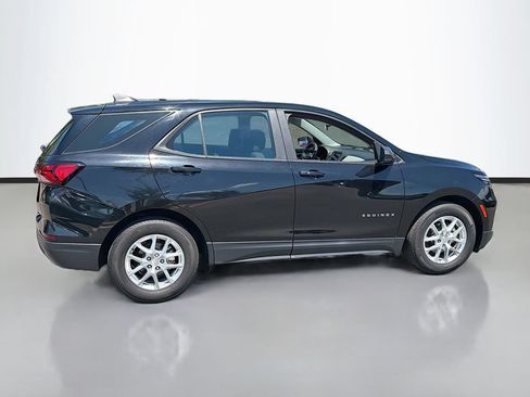 Used 2023 Chevrolet Equinox LS FWD image 4