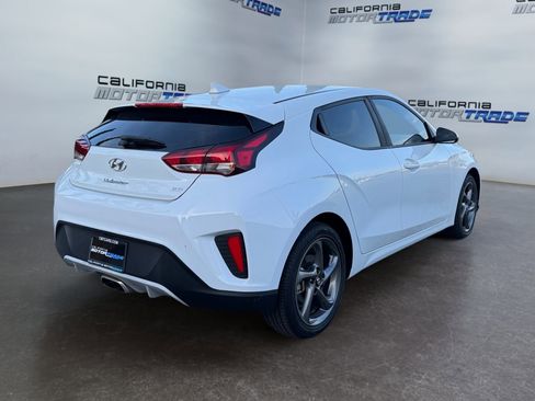Used 2019 Hyundai Veloster 2.0 image 5