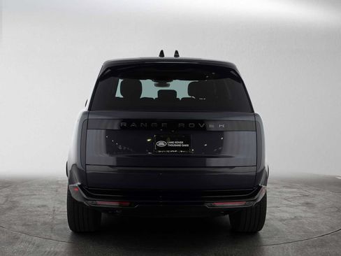 Used 2025 Land Rover Range Rover SE AWD/4WD image 4