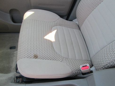Used 2017 Nissan Frontier SV image 11