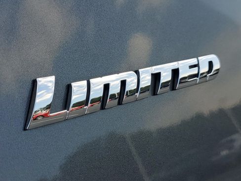 Used 2020 Toyota Tacoma Limited AWD/4WD image 8