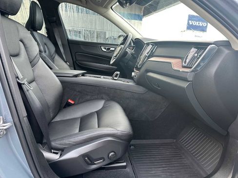 Certified 2023 Volvo XC60 B5 Plus w/ Climate Package image 9
