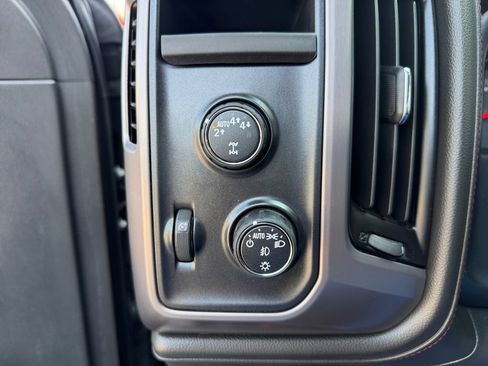 Used 2018 GMC Sierra 1500 SLT w/ All Terrain Package AWD/4WD image 30