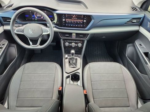 New 2024 Volkswagen Taos SE image 20