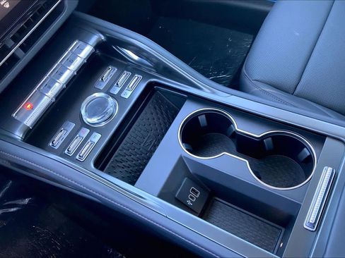 New 2026 Lincoln Nautilus Premier w/ Jet Appearance Package AWD/4WD image 7