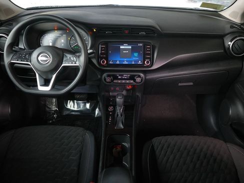 Used 2022 Nissan Kicks SV image 17