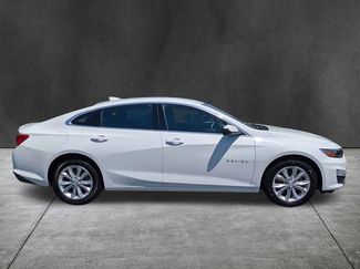 Used 2025 Chevrolet Malibu LT video 3