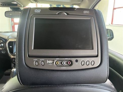 Used 2017 GMC Acadia Denali w/ Technology Package AWD/4WD image 35