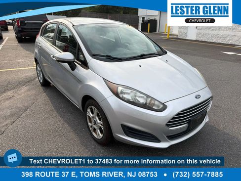 Used 2016 Ford Fiesta SE FWD image 1